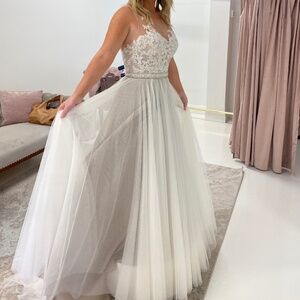 Never worn-NWT Watters Wedding dress